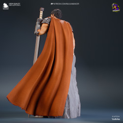 Guts, le Chevalier Noir de Berserk. Une pièce de collection, alliant force et élégance."