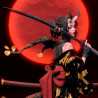 "Détail du kimono noir aux motifs dorés et de la composition dynamique avec rubans rouges
