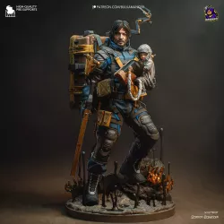 Détail du sac à dos modulaire et des sangles de sécurité, reproduisant fidèlement l'équipement iconique du jeu Death Stranding