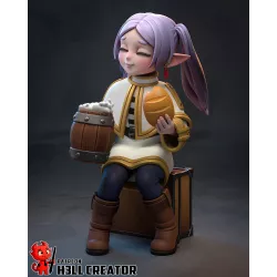 Vue d'ensemble de la figurine sur sa base caisse en bois rustique