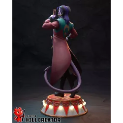 Vue arrière - Manteau bordeaux et tatouages de paon