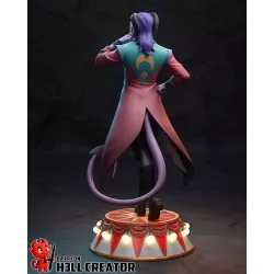 figurine Mollymauk noté le drapé élégant du manteau jusqu'aux chevilles, la queue tieffeline
