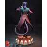 figurine Mollymauk noté le drapé élégant du manteau jusqu'aux chevilles, la queue tieffeline