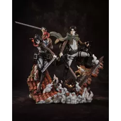 L'Élite de l'Humanité, réunie. Ce diorama immortalise la synergie mortelle entre Mikasa et Livaï.