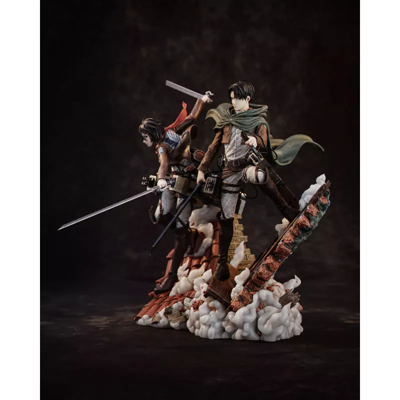 Figurine tirelire Livai - L'Attaque des Titans - Plastoy