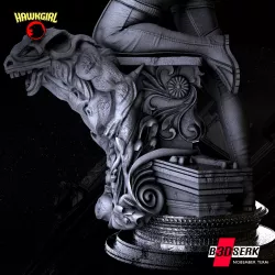 Cette vue met en évidence la posture assurée de Hawkgirl et la qualité exceptionnelle de cette création signée B3DSERK.