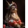 Expression espiègle caractéristique de Nanachi - Détails faciaux finement sculptés pour une peinture précise