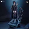 De Nevermore Academy à votre vitrine... Le personnage le plus sombre de Netflix prend vie en résine.  #MercredиAddams #Figurine"
