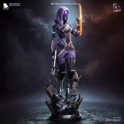 Combinaison Quarienne violette aux motifs tourbillonnants et écailles hexagonales de Tali'Zorah