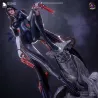 : les reflets de sa combinaison noire, l'éclat de ses pistolets rouges, la blancheur de ses ailes…