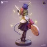 Là où la magie du Voyageur rencontre l'art de la sculpture... Jester Lavorre illumine chaque vitrine de sa peau bleue