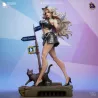 Entre glamour, audace et esprit félin, cette figurine impose sa présence.