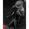 Spider-Man Noir incarne l'élégance sombre du polar américain.
