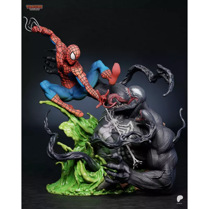 "Regard de veilleur : Spidey prêt à bondir."
