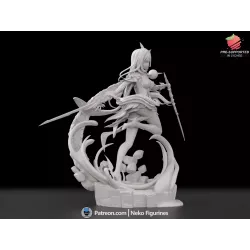 Vue de 3/4 de la figurine Skirk, avec sa pose aérienne, ses deux lames et son socle détaillé.