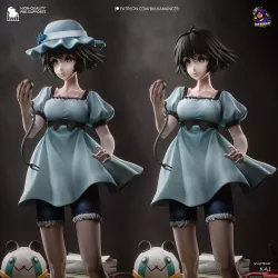 Vue comparative de la figurine, présentant deux variantes de coiffure : avec chapeau bleu et sans chapeau.