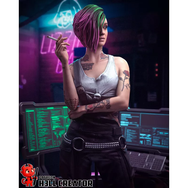 Judy Alvarez en tenue cyberpunk, cigarette à la main, devant une station informatique illuminée par des néons verts et magenta
