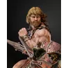 Profil de la scène mettant en valeur la musculature de He-Man sur cette figurine à peindre