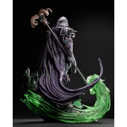 Entre roches brisées, flammes spectrales et énergie occulte, Skeletor prépare sa conquête d’Eternia.