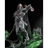 Skeletor canalise toute sa puissance dans cette scène dark fantasy au décor riche et dynamique.
