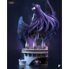 Vue arrière mettant en valeur l'envergure spectaculaire des ailes de démon et la chevelure ondulante d'Albedo,