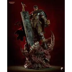 Guts, le Guerrier Noir, dominant un socle infernal armé de sa monumentale Dragon Slayer.