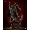 Guts, le Guerrier Noir, dominant un socle infernal armé de sa monumentale Dragon Slayer.