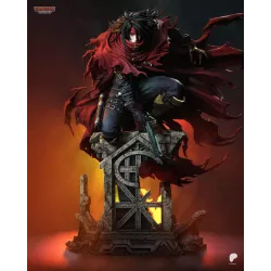 Vincent Valentine émerge des ruines du manoir Shinra, cape rouge déployée et Cerberus au poing.