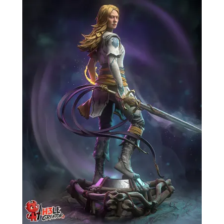 Figurine de Faye / Laufey inspirée de God of War, présentée de trois-quarts arrière