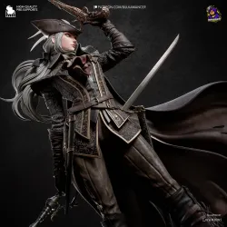 Notez la richesse du costume de  Lady Maria de la Tour de l'Horloge Astrale,