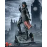 râce à sa tête alternative, revêtez Evie de sa capuche d'Assassin emblématique.