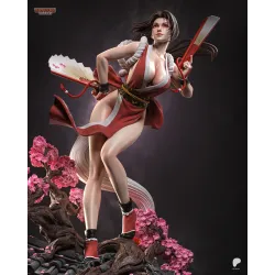 Regardez le drapé du vêtement rouge et la finesse des jambes en équilibre sur la structure.