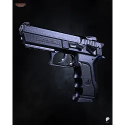 Gros plan sur le pistolet Jericho 941. Une réplique ultra-précise